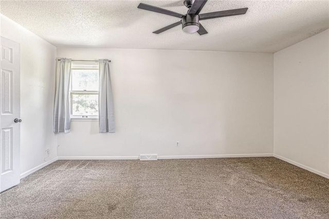 2404 Garland Street, Leavenworth, KS 66048
