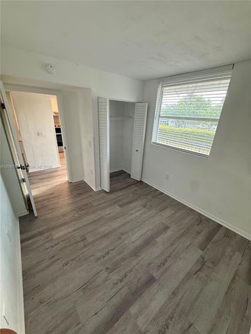 1205 NW 103rd Lane 201, Miami, FL 33147