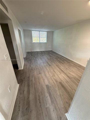 1205 NW 103rd Lane 201, Miami, FL 33147