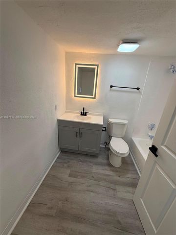 1205 NW 103rd Lane 201, Miami, FL 33147