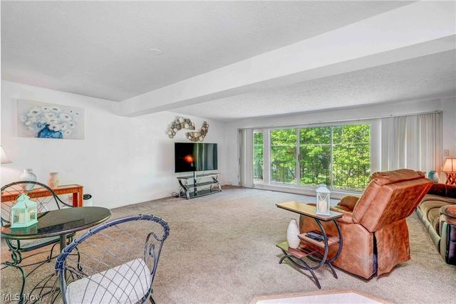 6462 State Road 26, Parma, OH 44134