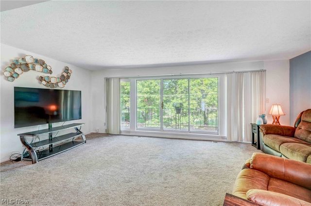 6462 State Road 26, Parma, OH 44134