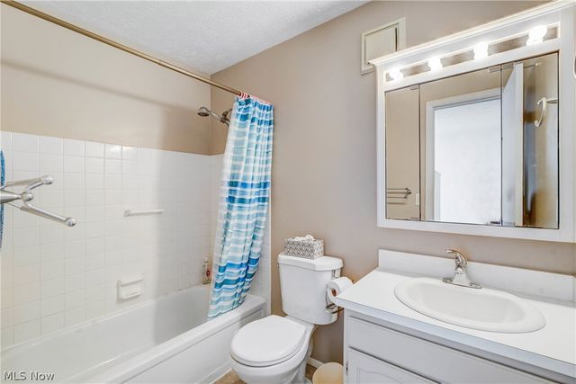 6462 State Road 26, Parma, OH 44134