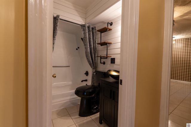 2501 Harrison, Paducah, KY 42001