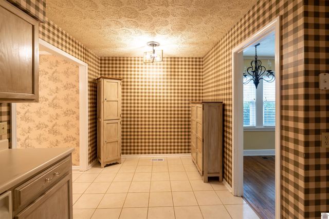 2501 Harrison, Paducah, KY 42001