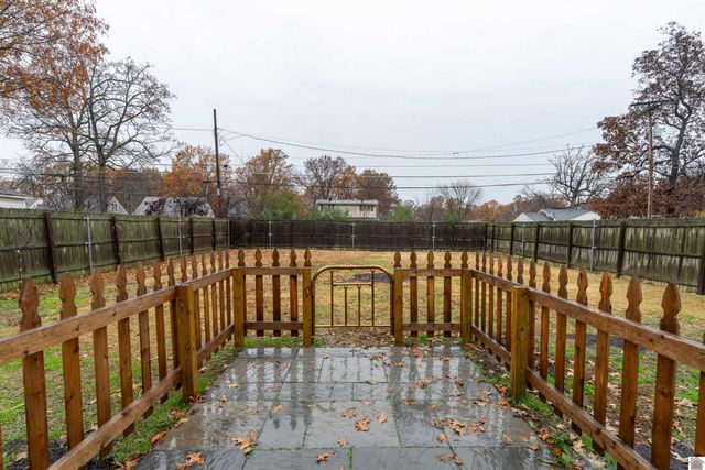 2501 Harrison, Paducah, KY 42001