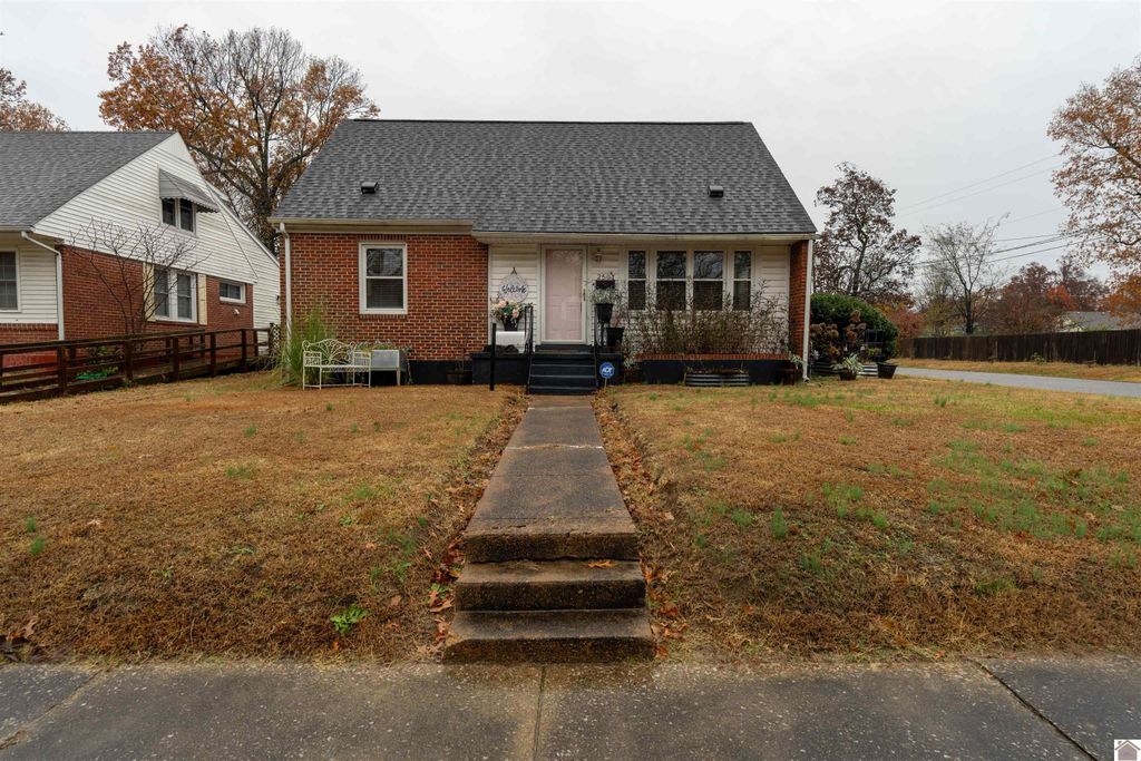 2501 Harrison, Paducah, KY 42001