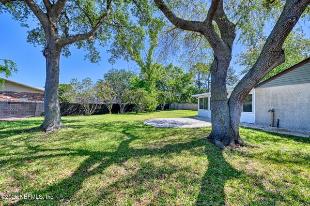 582 AQUATIC Drive, Atlantic Beach, FL 32233