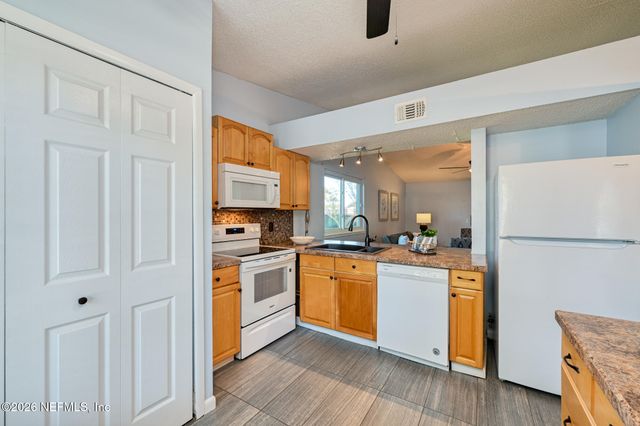 582 AQUATIC Drive, Atlantic Beach, FL 32233