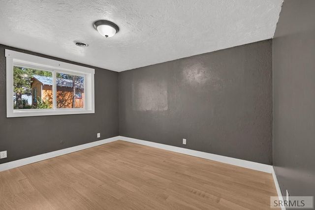 3632 E Menan-Lorenzo Hwy, Menan, ID 83434