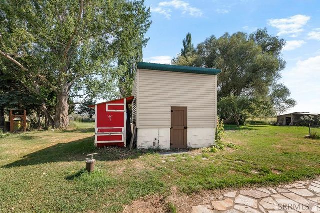 3632 E Menan-Lorenzo Hwy, Menan, ID 83434