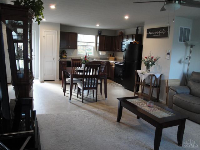 27 Locustwood Court, Pierce Twp, OH 45102