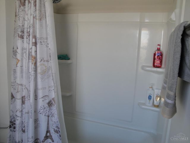 27 Locustwood Court, Pierce Twp, OH 45102