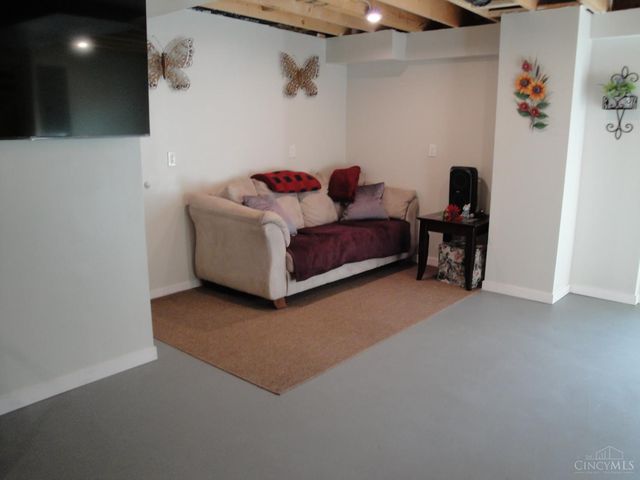 27 Locustwood Court, Pierce Twp, OH 45102