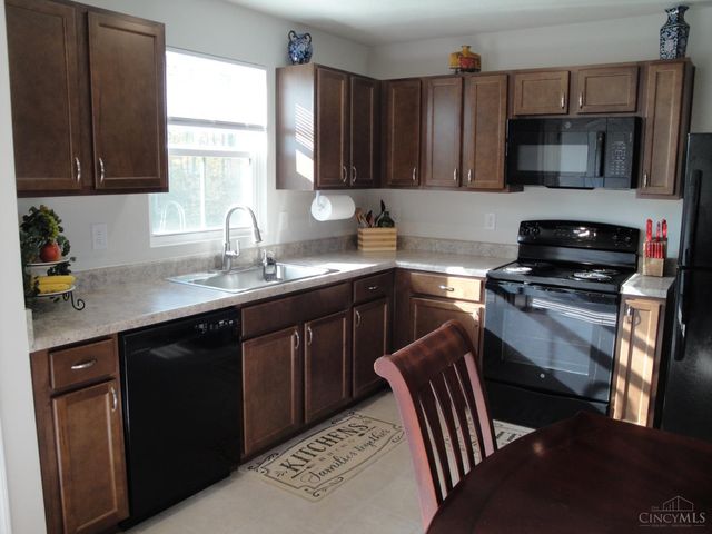 27 Locustwood Court, Pierce Twp, OH 45102