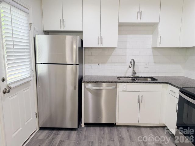 9209 Edgevale Drive, Charlotte, NC 28216