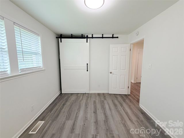 9209 Edgevale Drive, Charlotte, NC 28216