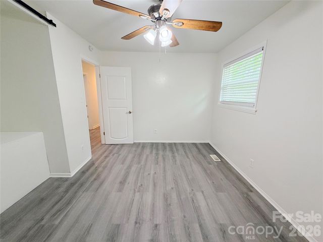 9209 Edgevale Drive, Charlotte, NC 28216