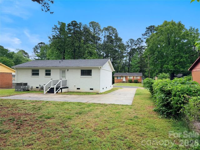 9209 Edgevale Drive, Charlotte, NC 28216
