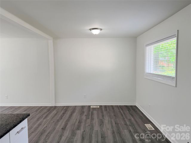 9209 Edgevale Drive, Charlotte, NC 28216