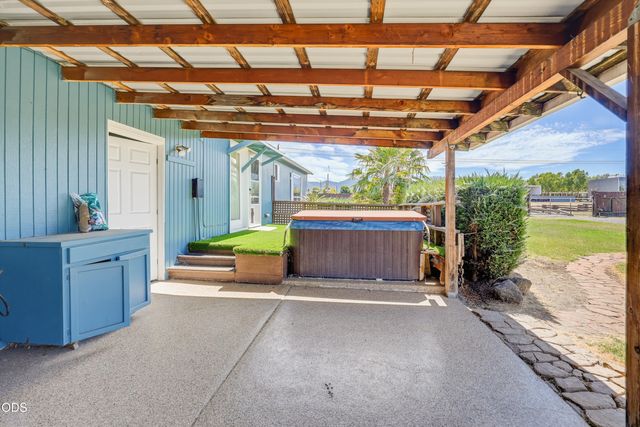 1590 S Columbus Avenue, Medford, OR 97501