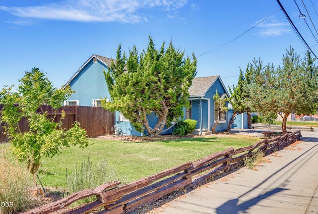 1590 S Columbus Avenue, Medford, OR 97501