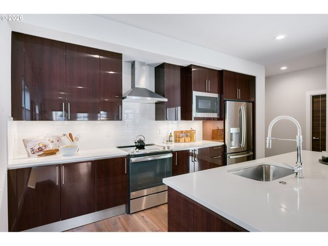 16492 Se SILVER CREEK FALLS Dr, Happy Valley, OR 97086