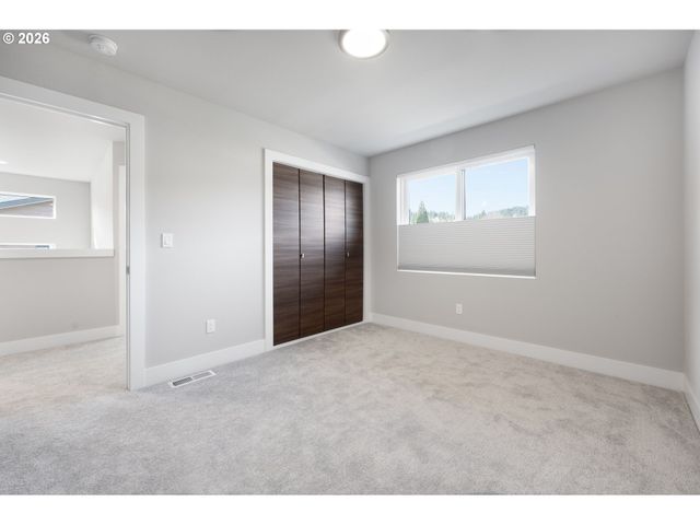 16492 Se SILVER CREEK FALLS Dr, Happy Valley, OR 97086