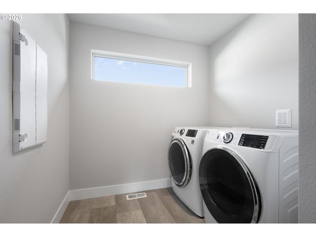 16492 Se SILVER CREEK FALLS Dr, Happy Valley, OR 97086