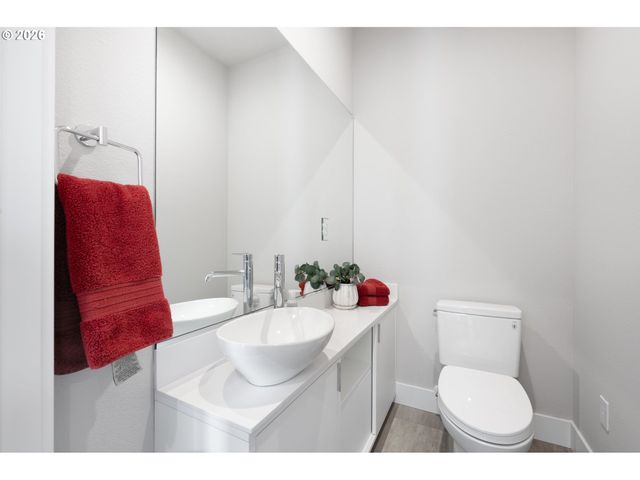 16492 Se SILVER CREEK FALLS Dr, Happy Valley, OR 97086