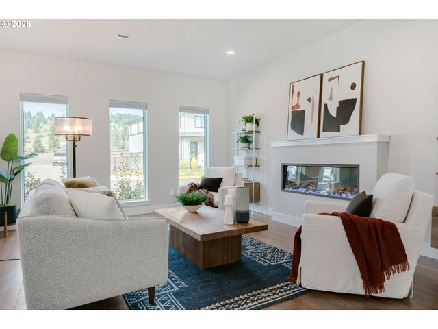 16492 Se SILVER CREEK FALLS Dr, Happy Valley, OR 97086