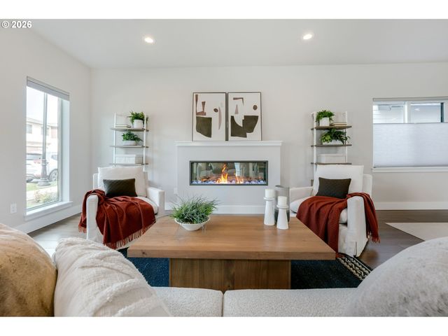 16492 Se SILVER CREEK FALLS Dr, Happy Valley, OR 97086