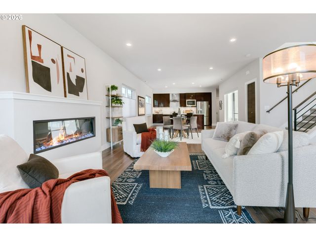 16492 Se SILVER CREEK FALLS Dr, Happy Valley, OR 97086