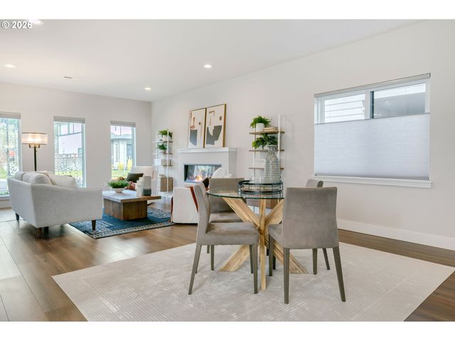 16492 Se SILVER CREEK FALLS Dr, Happy Valley, OR 97086