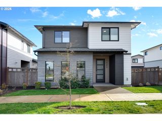 16492 Se SILVER CREEK FALLS Dr, Happy Valley, OR 97086