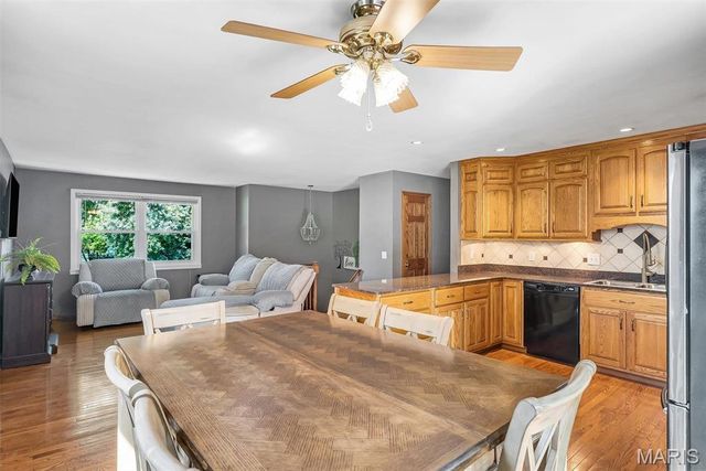 1712 Sparrow Point Lane, Fenton, MO 63026