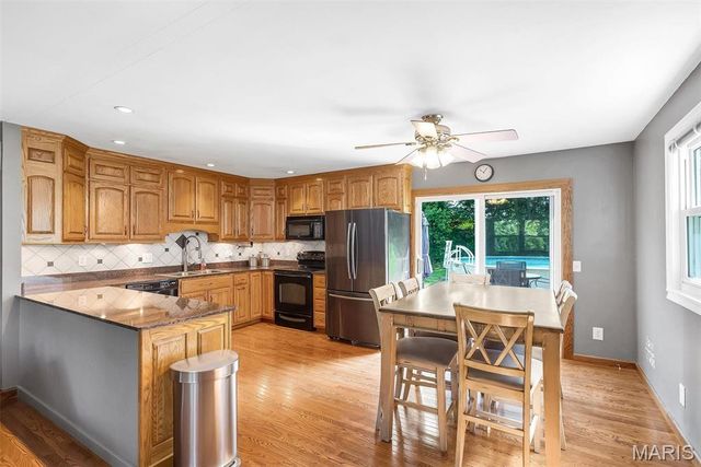 1712 Sparrow Point Lane, Fenton, MO 63026