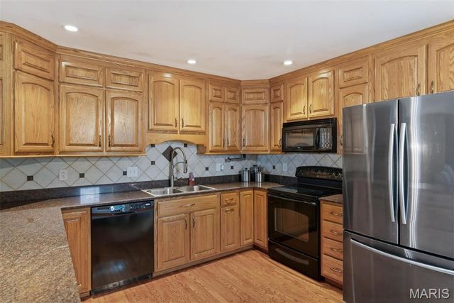 1712 Sparrow Point Lane, Fenton, MO 63026