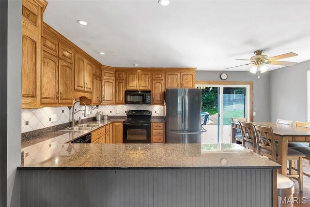 1712 Sparrow Point Lane, Fenton, MO 63026