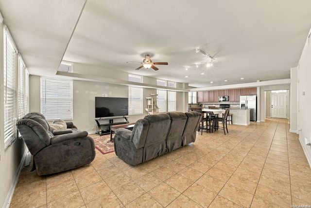 323 Rachel St, San Marcos, TX 78666