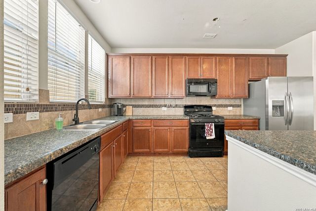 323 Rachel St, San Marcos, TX 78666