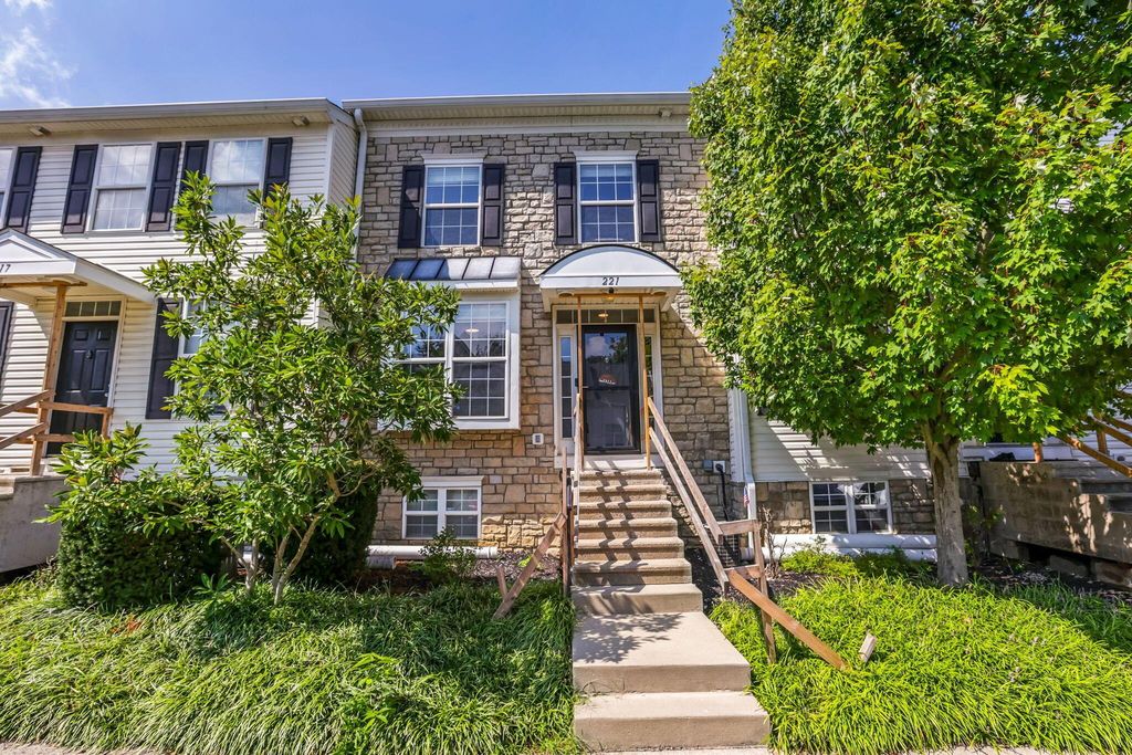 221 Preswicke Mill, Blacklick, OH 43004