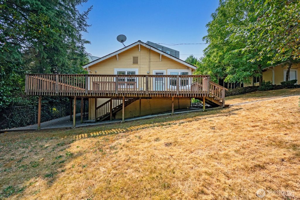 10440 20th Avenue S, Seattle, WA 98168