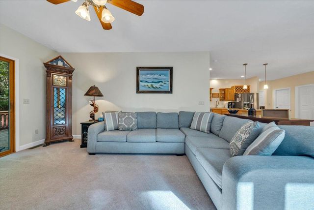 109 Creeden DR, Moneta, VA 24121