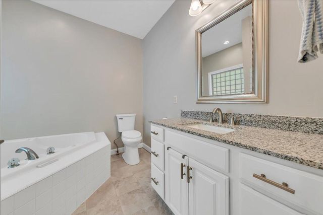 109 Creeden DR, Moneta, VA 24121