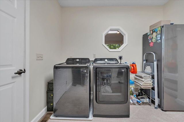 109 Creeden DR, Moneta, VA 24121