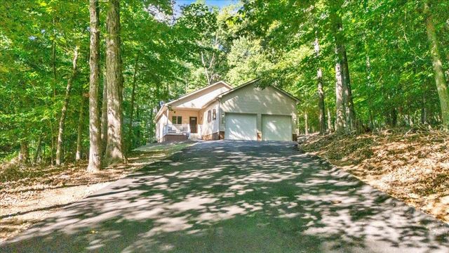 109 Creeden DR, Moneta, VA 24121