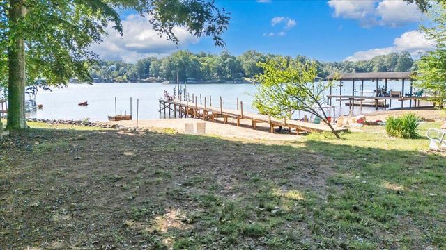 109 Creeden DR, Moneta, VA 24121