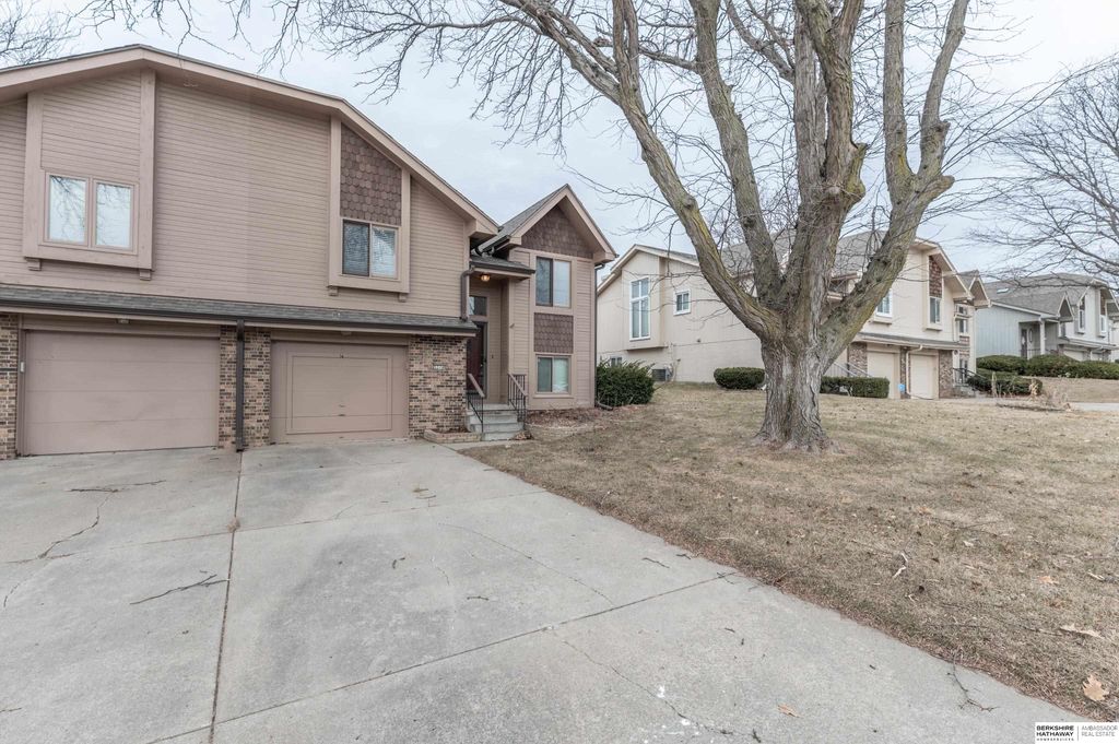 3374 S 133rd Street, Omaha, NE 68144