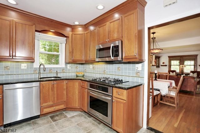 14 Sterling Pl, Glen Rock Boro, NJ 07452